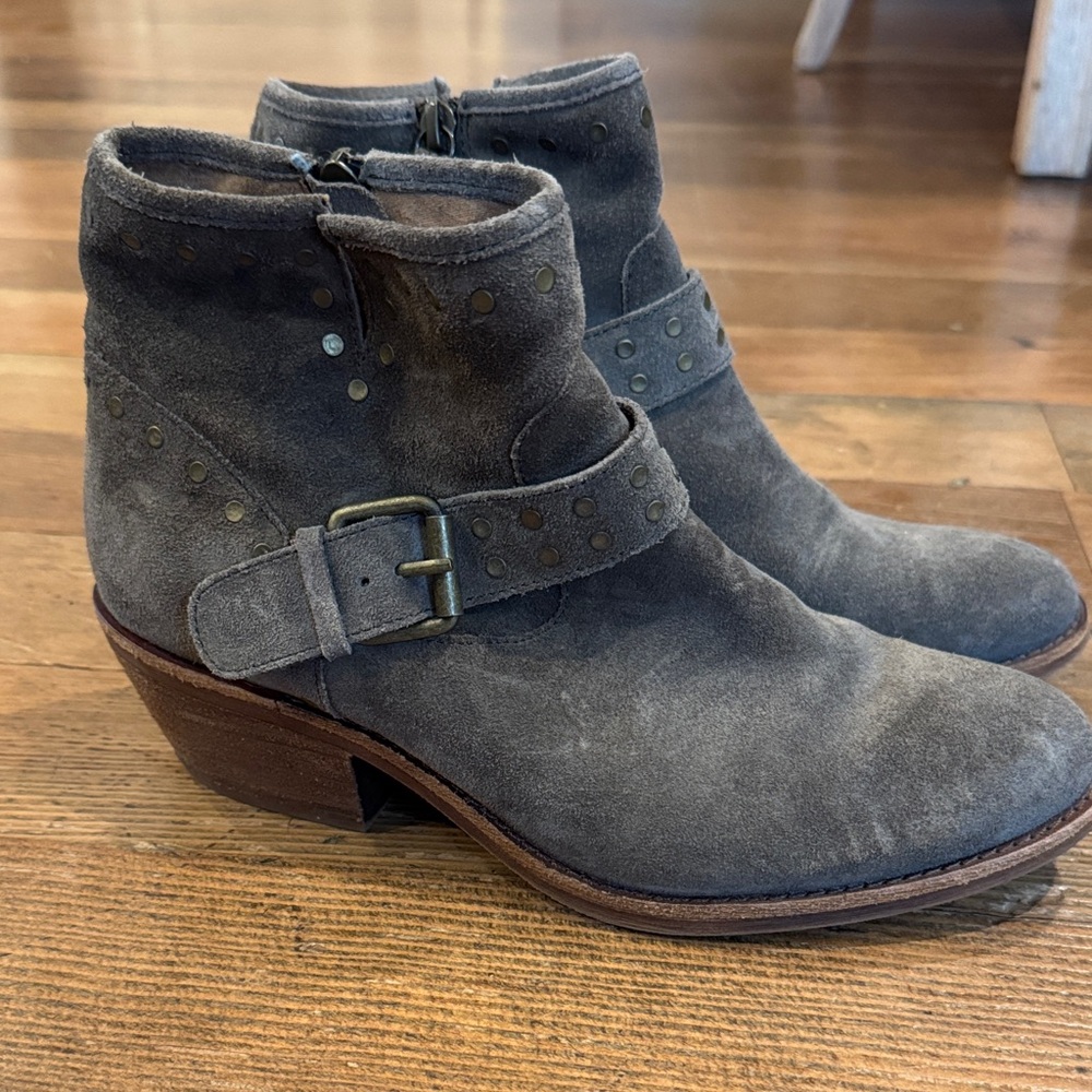 Sofft Charcoal Suede Ankle Boots sz 8.5